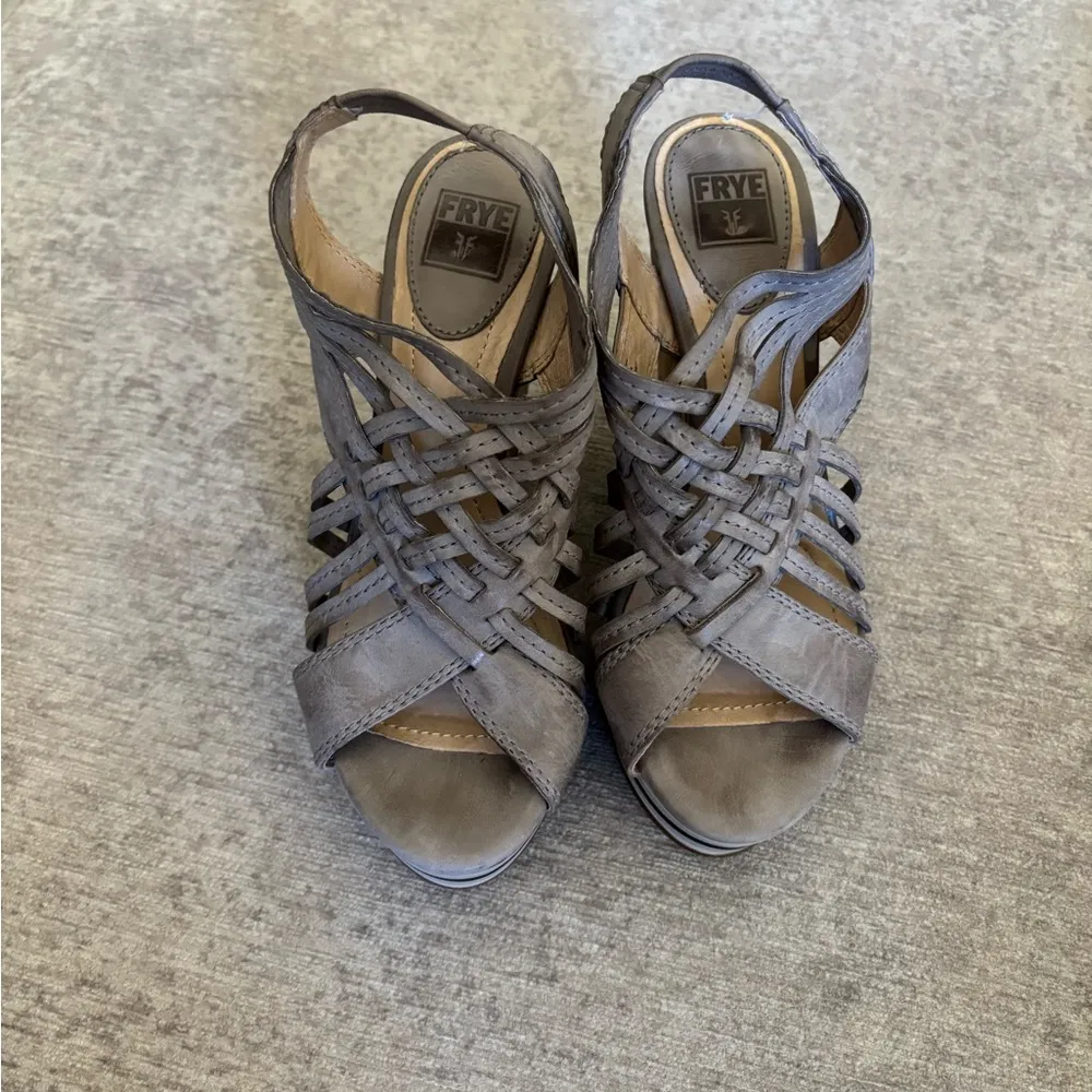 Frye  Women's Gray Wedge Sandals - Image 3