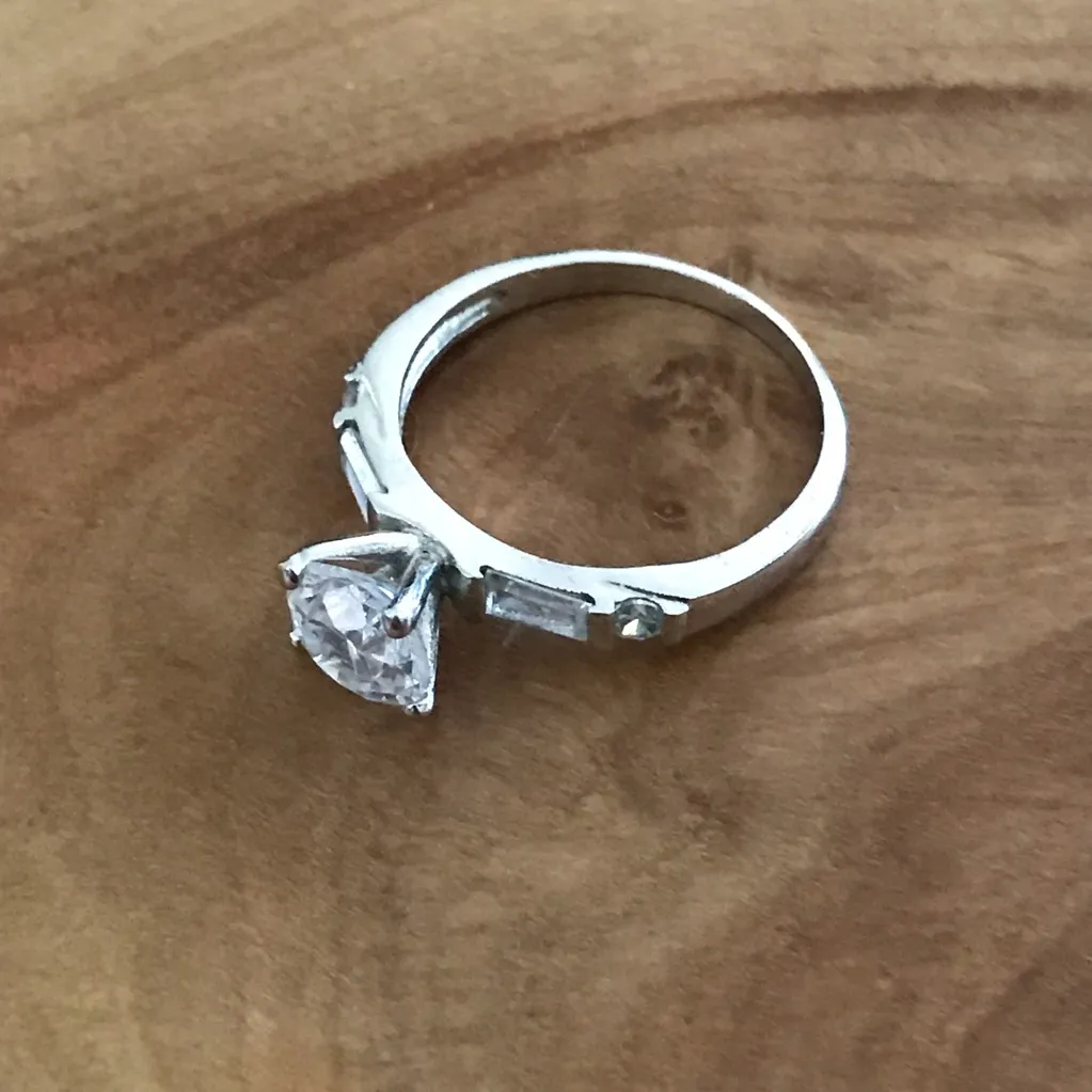 Solitaire Silver Tone Faux Diamond Ring Size 7 - Image 3