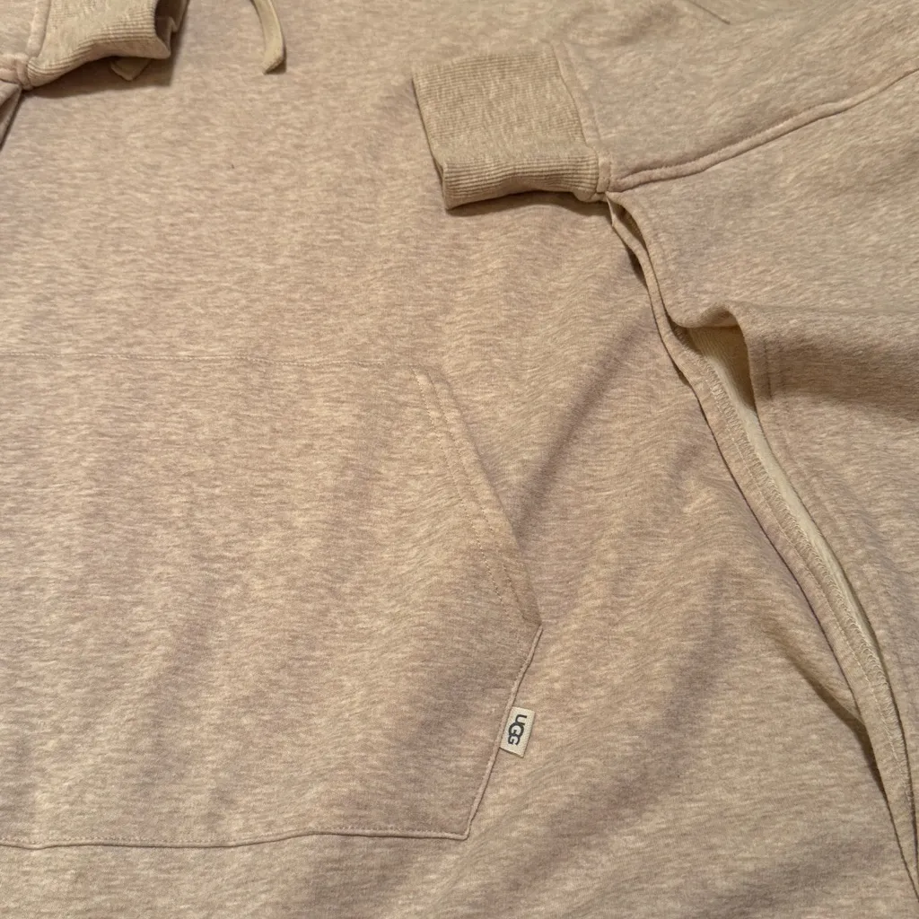 UGG WOMEN'S CHARLYNNE PONCHO in Cream Size M/L - Image 2