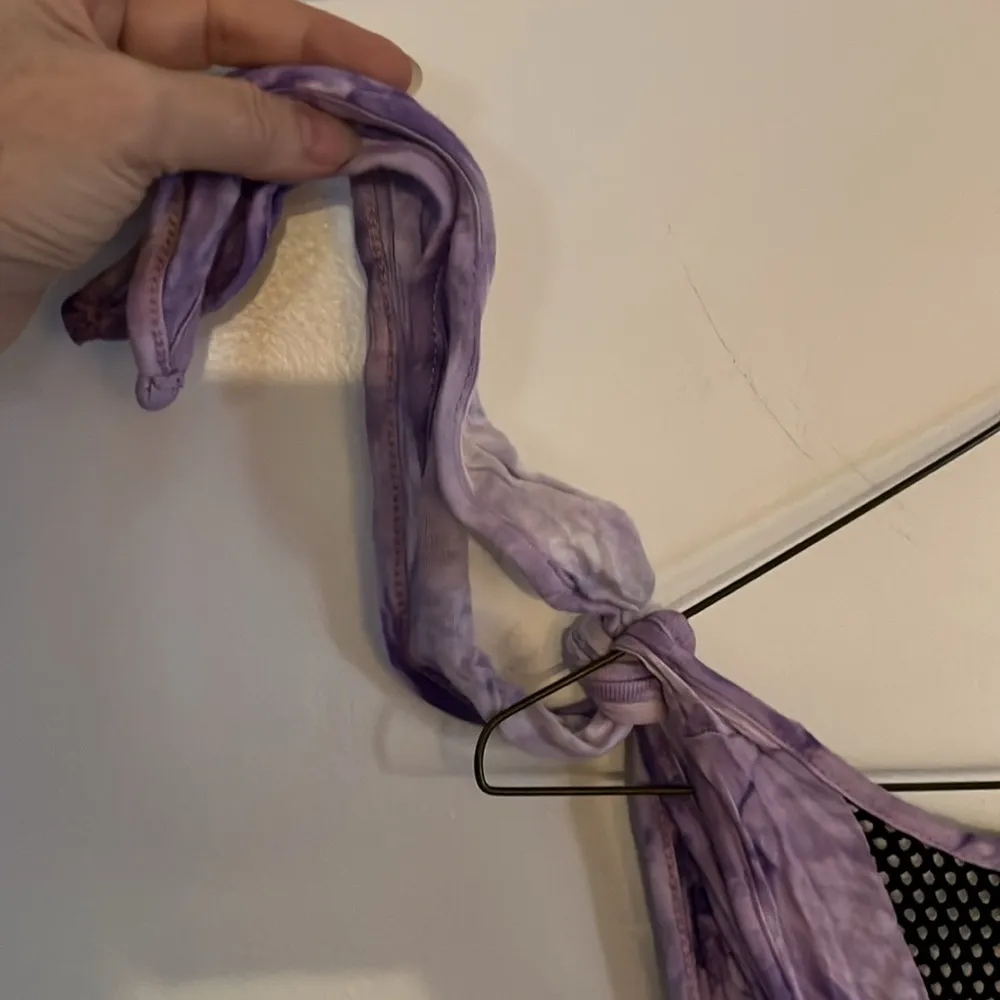 Tie dye sparkle skull tank top - Image 6