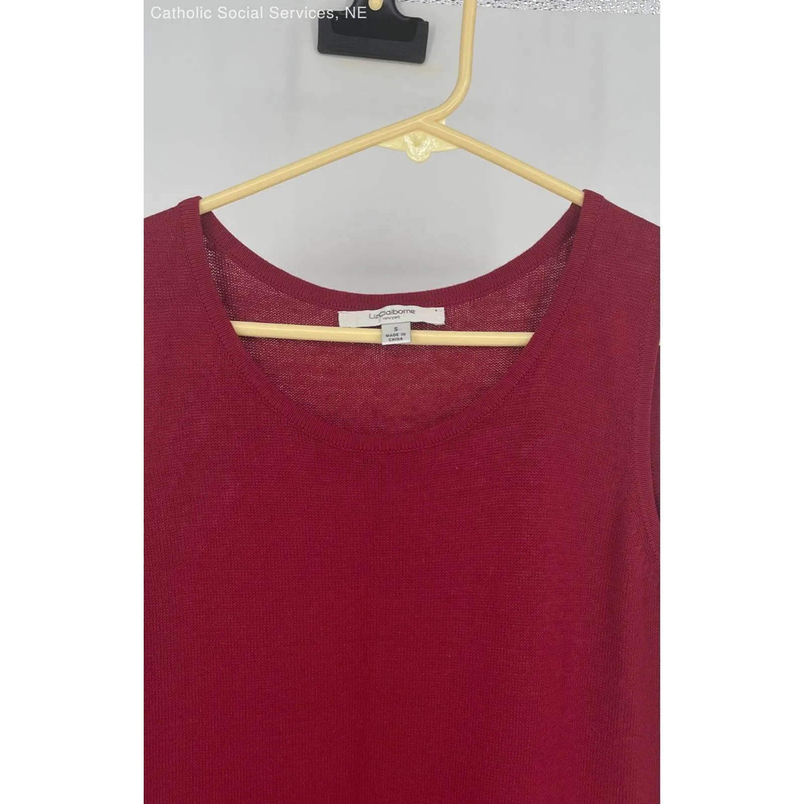 Liz Claiborne‎ Red Women's Sleeveless Cotton Blend Tank - Size Small - Image 3
