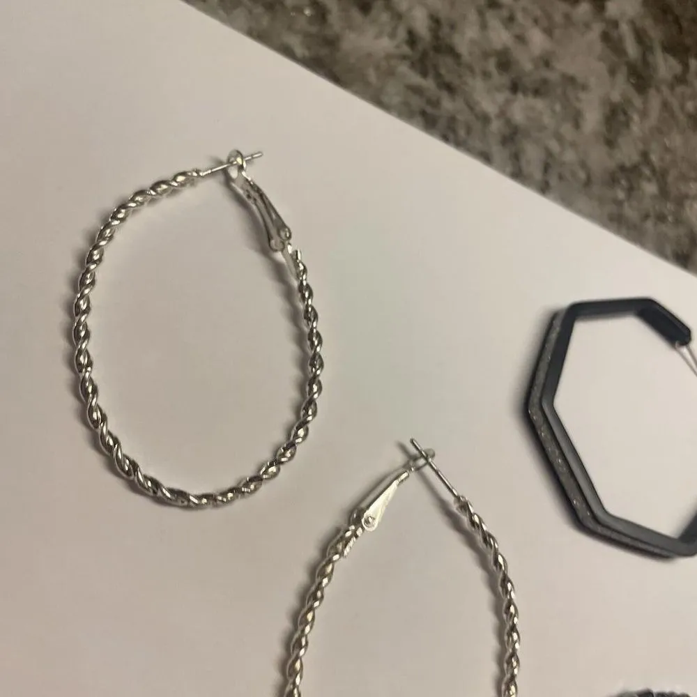 Lot Of 3 Costume Jewelry - Image 12