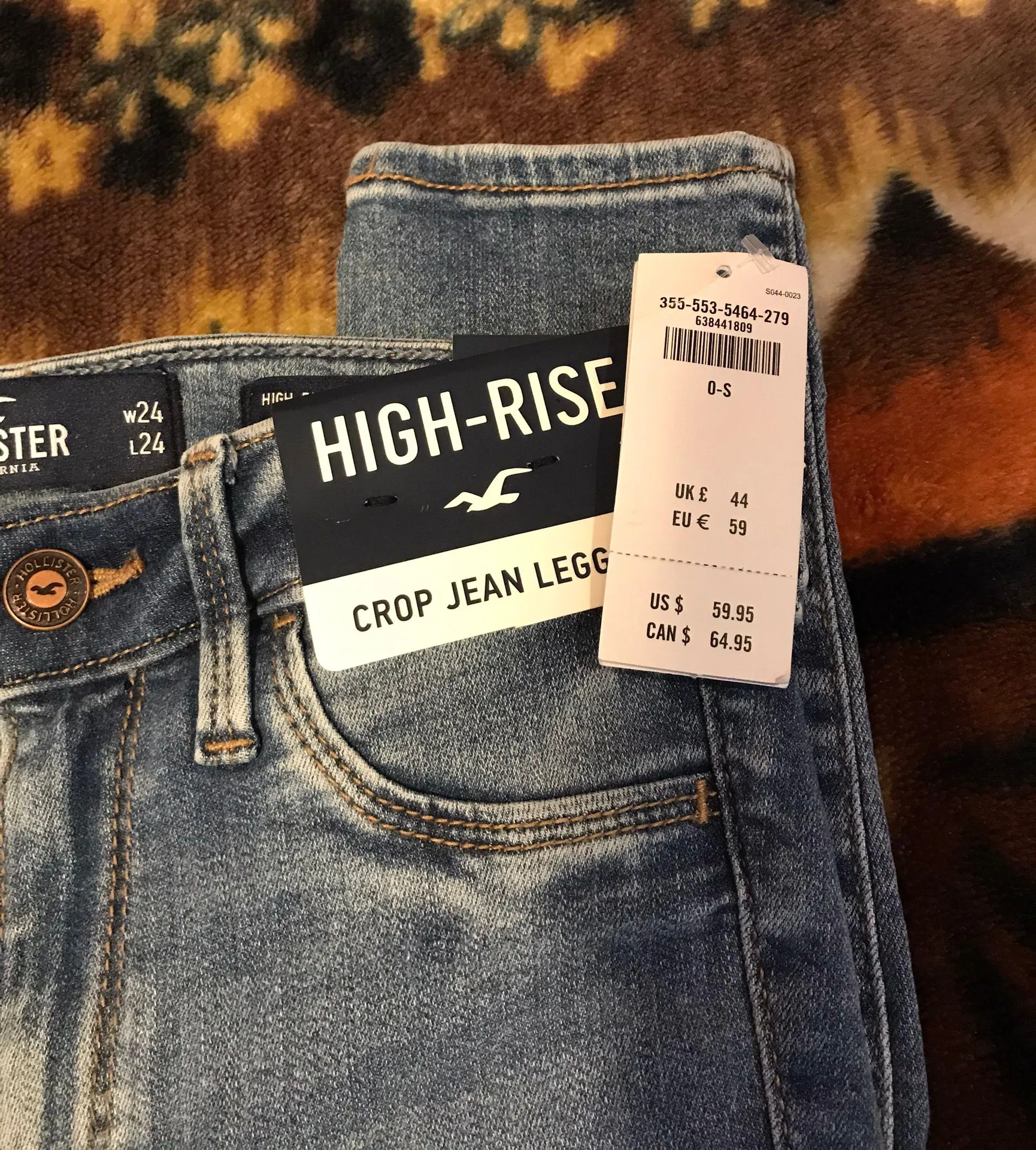 Holister High Rise Ripped Jeans - Image 5