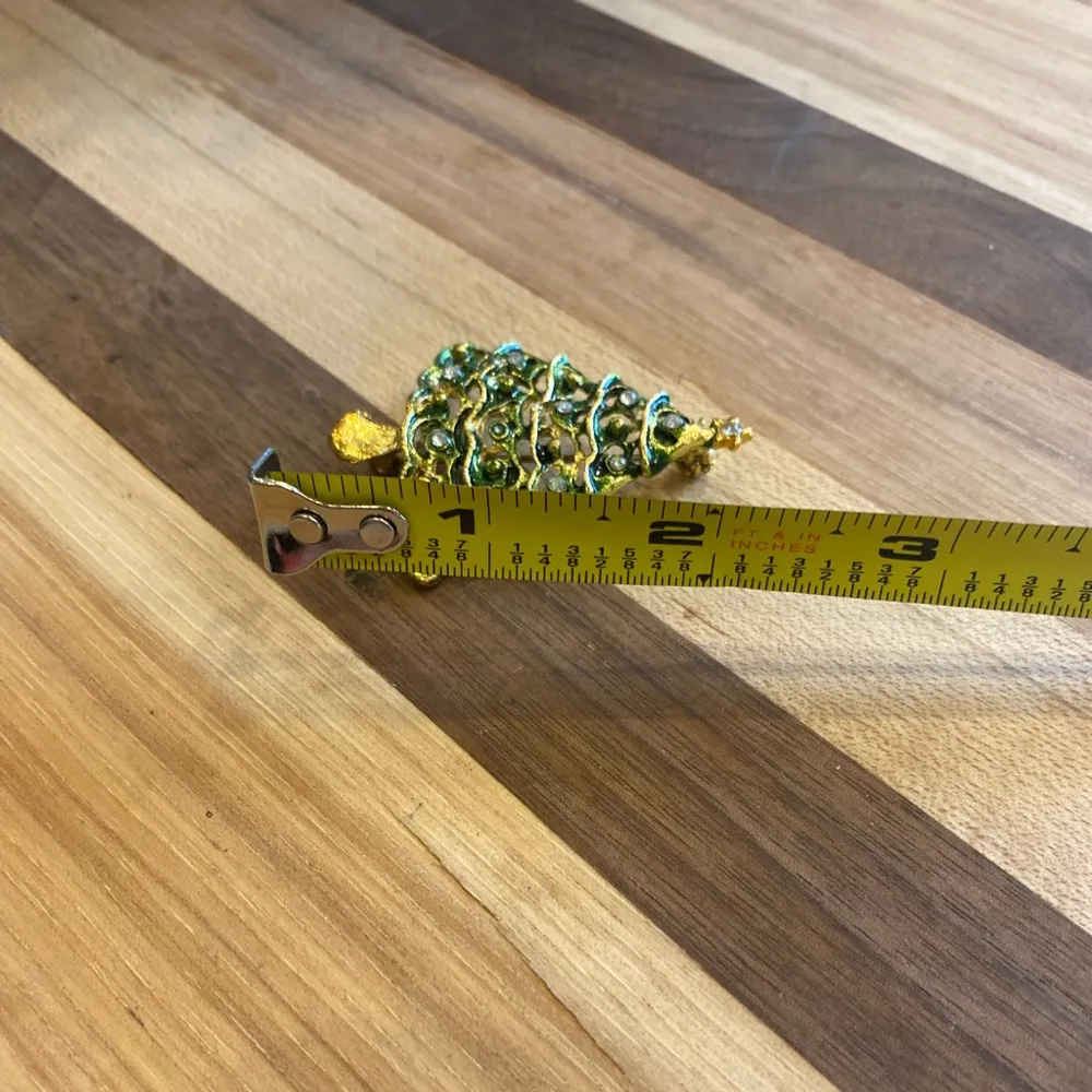 Vintage 1950s Retro Enamel Christmas Tree Crystal Ornament Gold Tone Brooch Pin Green - Image 4