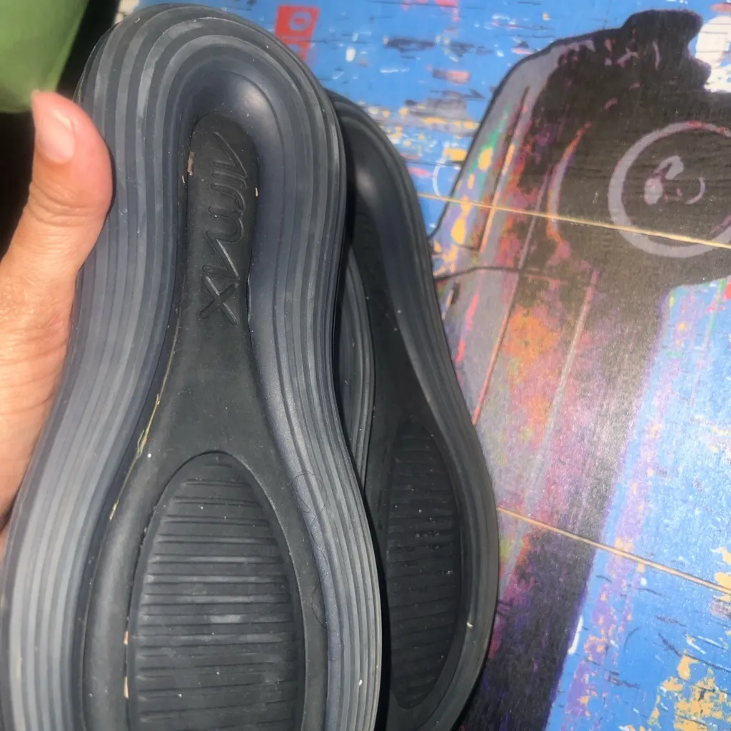 Women’s Sz 7/ 5.5 youth  Air Max 720 'Throwback Future - Image 6