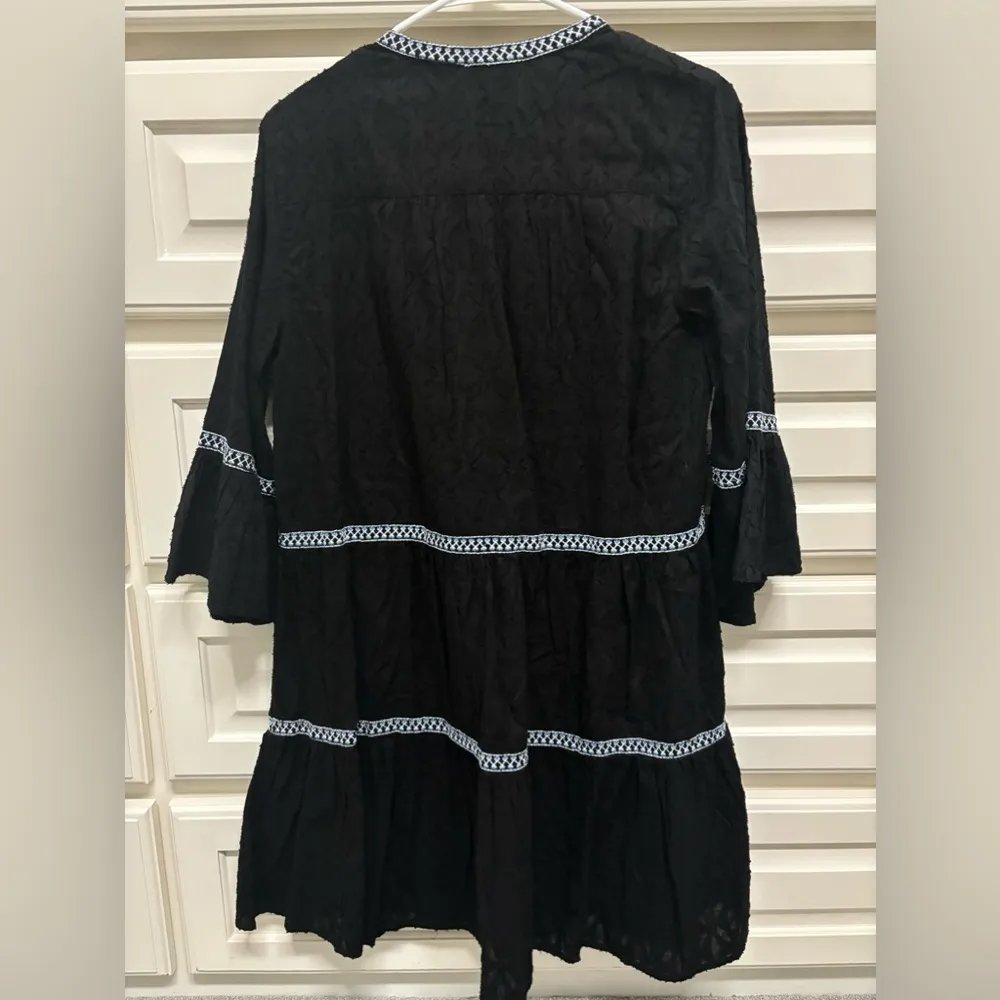 Tommy Bahama
Embroidered Cotton
Tier Cover-Up Dress - Image 4