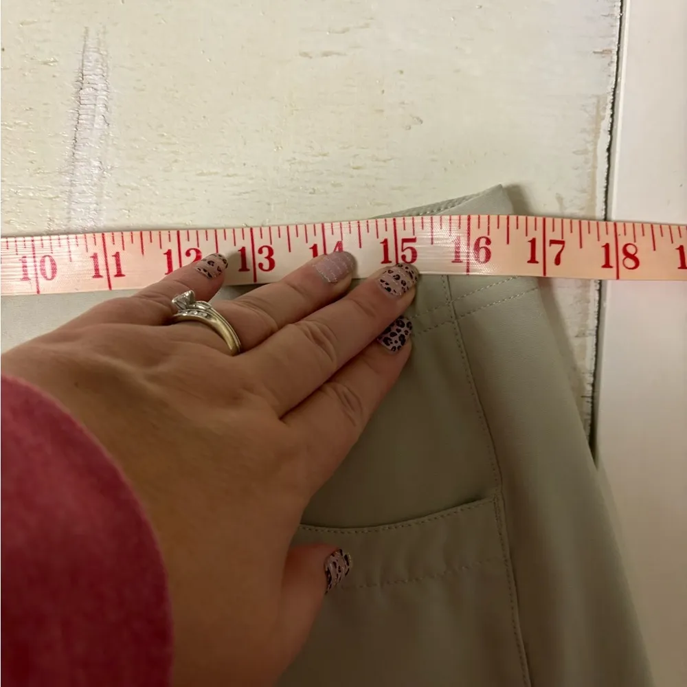 Patagonia Capri Pants Relaxed Beige Hiking Outdoors Polyester Women’s Size 8 - Image 4