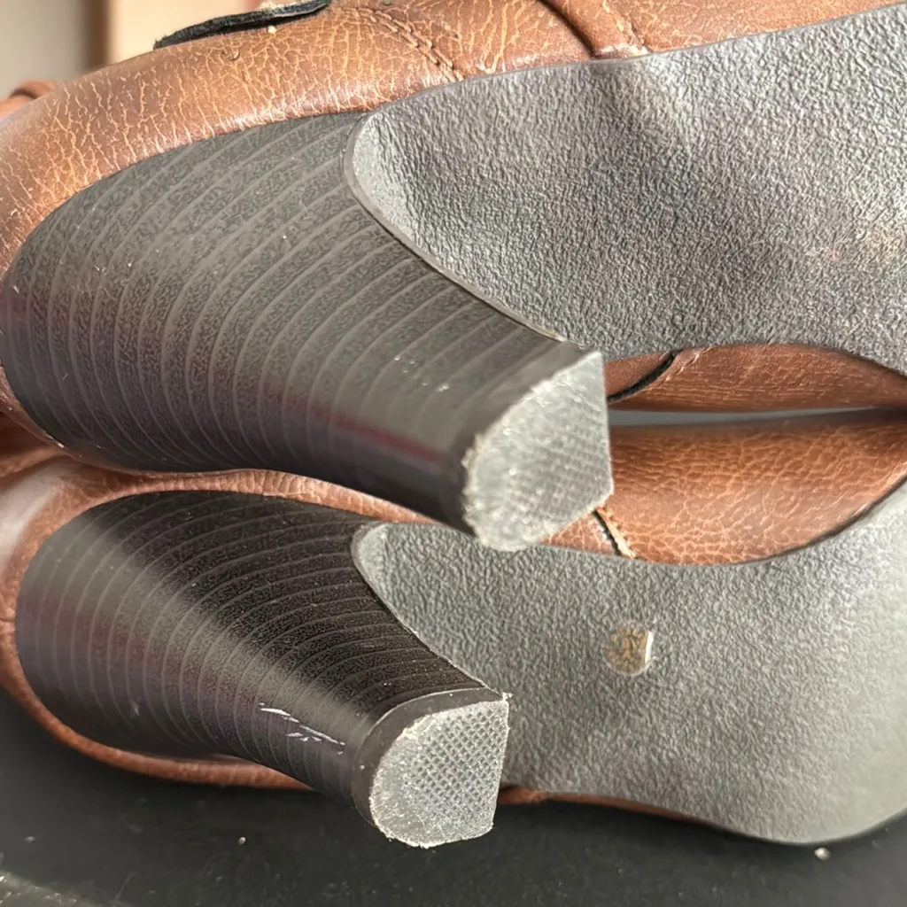 Women's Brown Heeled Boots - Image 3