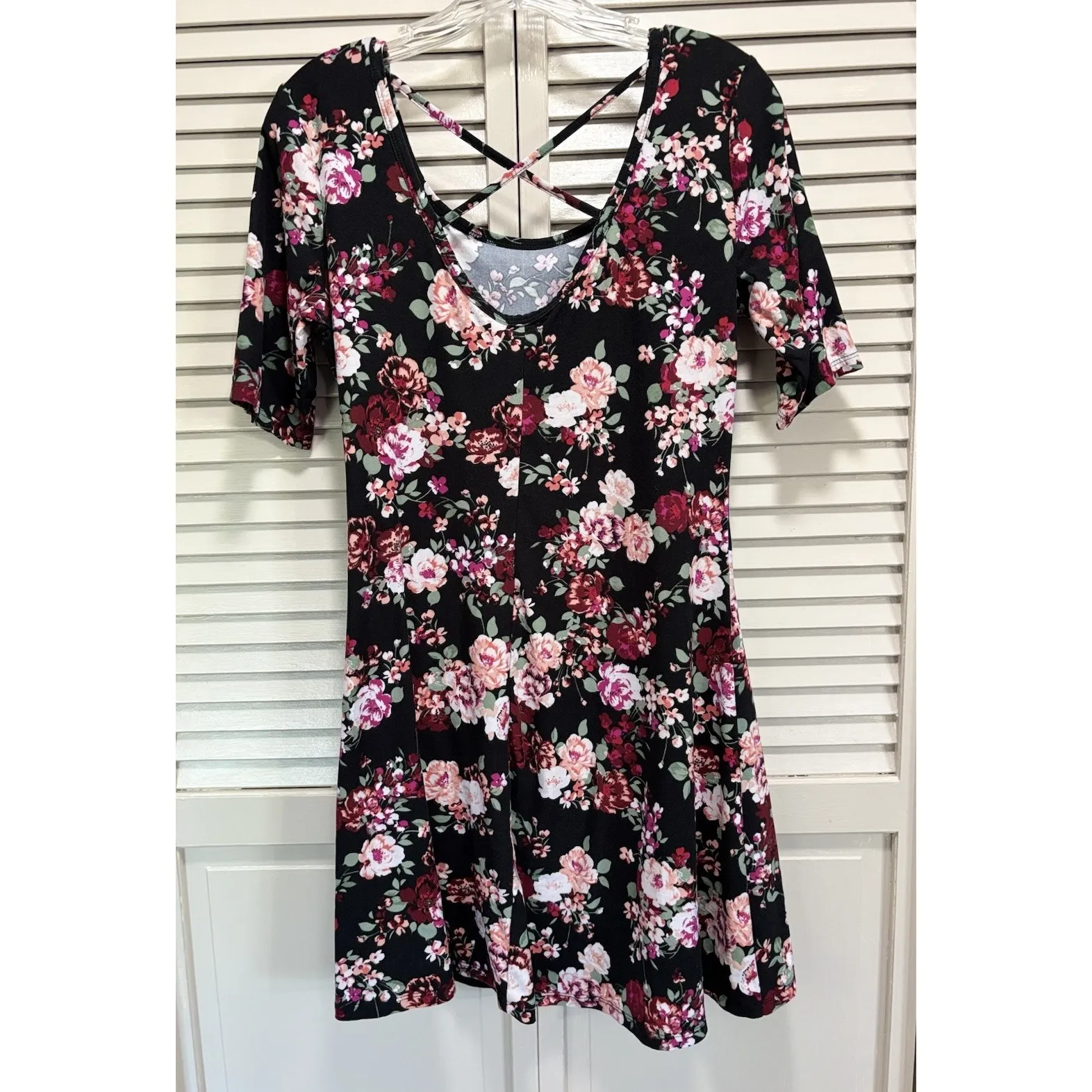 Joe Boxer Black/Multi Floral Short Sleeve Fit Flare Dress‎ Size M Scoop Y2K - Image 3