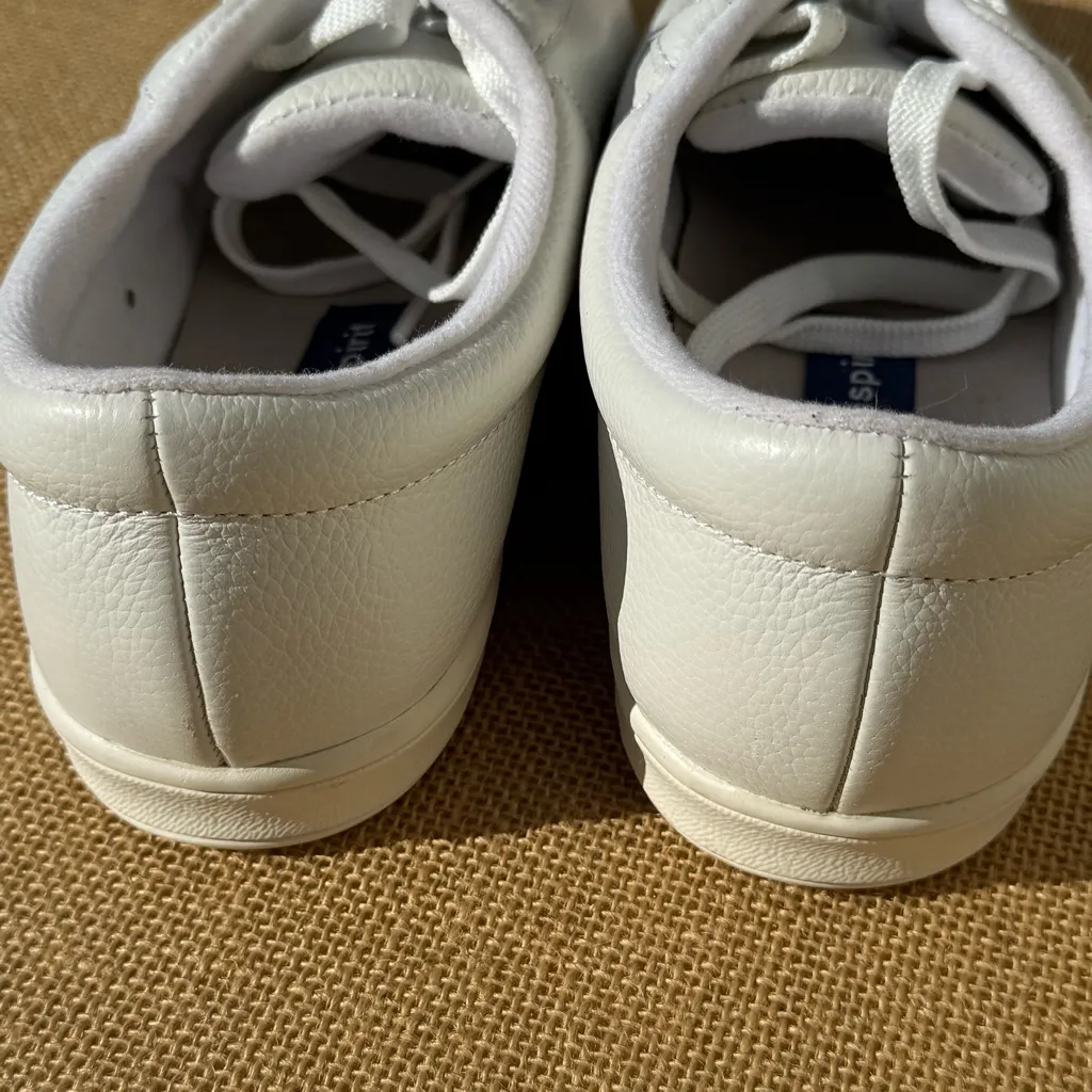 Easy Spirit  AP1 Walking Classic White Sneakers 8N - Image 6