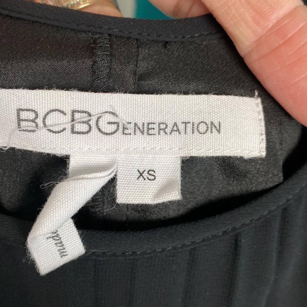 BCBG generation extra small black pleated maxi dress - Image 4