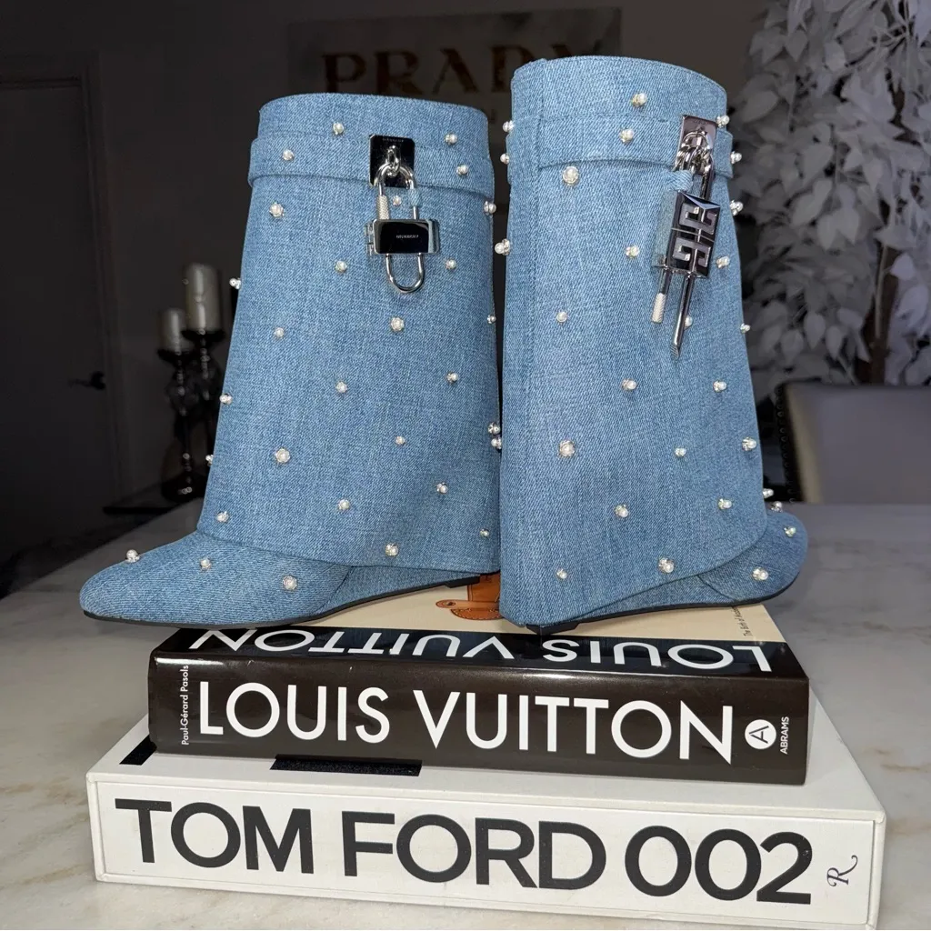 Givenchy 40 Shark Lock Pearl-Embellished Denim Ankle Boots - Image 8