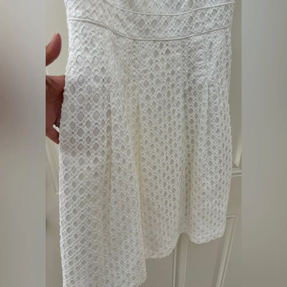 WHBM Dress Women's 6 White Solid 100% Cotton Crochet Pockets Fit Flare Pockets - Image 4