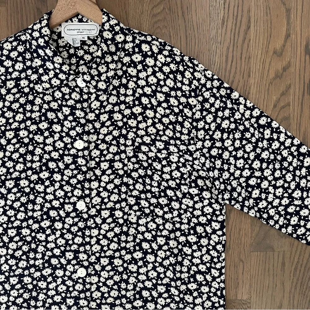 Vintage Ditsy Floral Print Long Sleeve Crepe Shirt Jacket Navy and Cream Medium Blue - Image 5