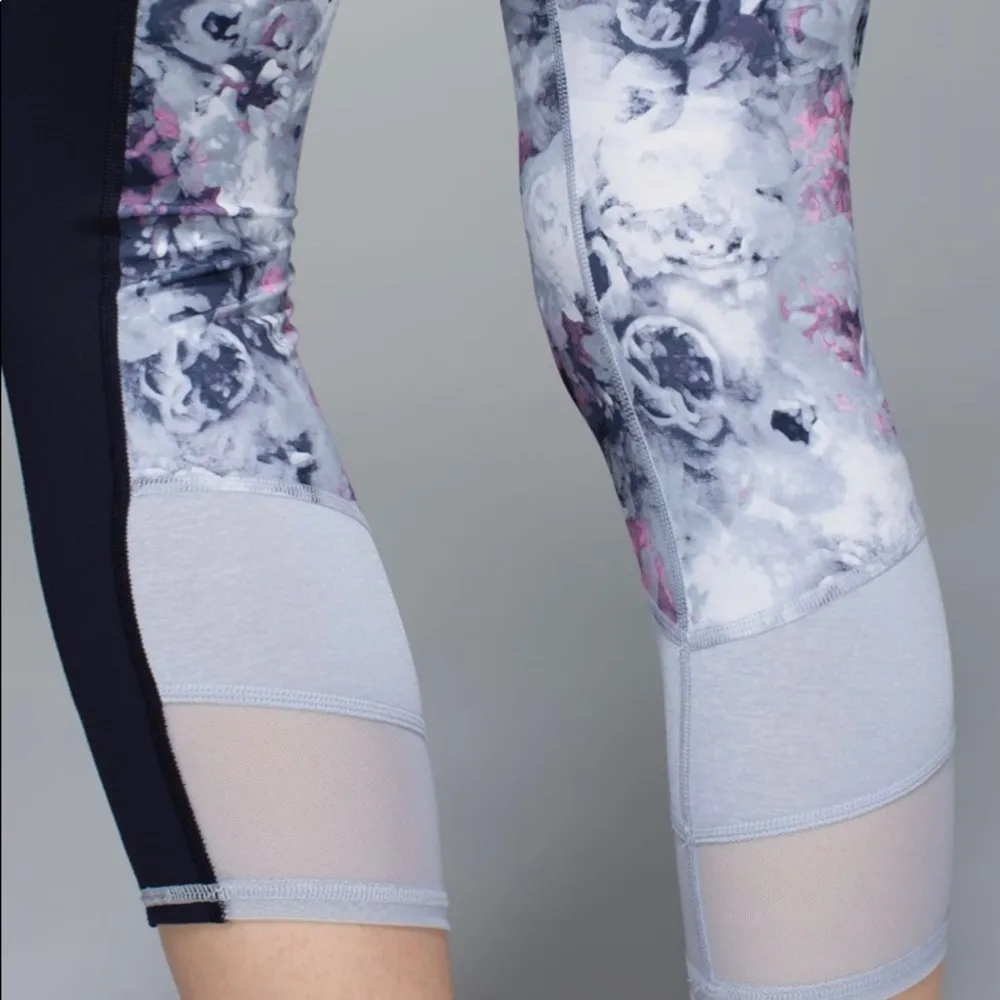 Lululemon If You’re Lucky Crop Leggings - Image 3