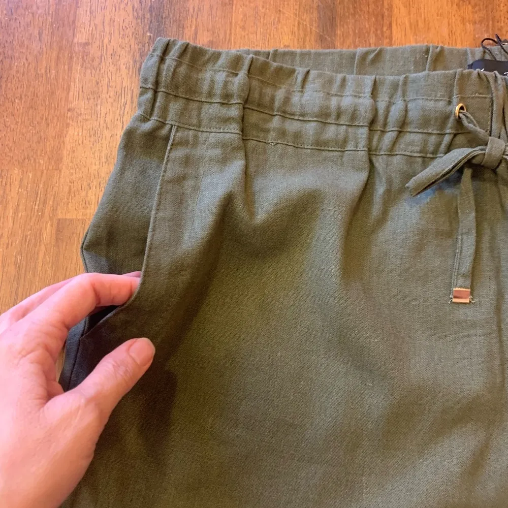 Charlie Paige NWT XL Olive Green Women's Shorts Linen Blend Pockets Tie Waist - Image 6
