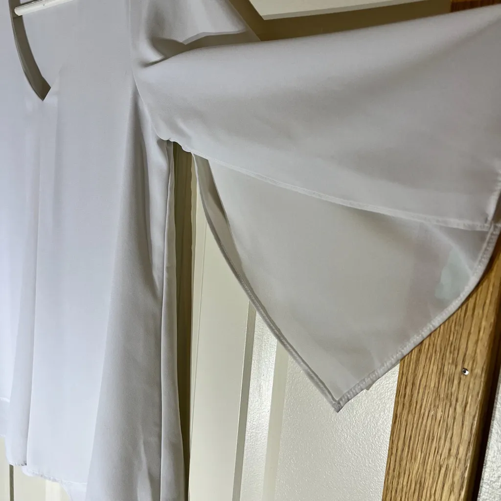 Last Tango White Long Sleeve V Neck Blouse w/ Flowy Quarter Length Sleeves Size M - Image 3