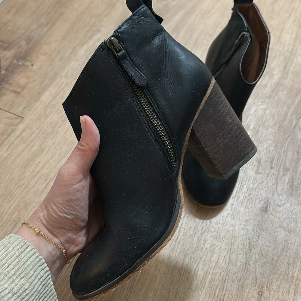 BP | Lance Leather Block Heel Bootie - Image 5