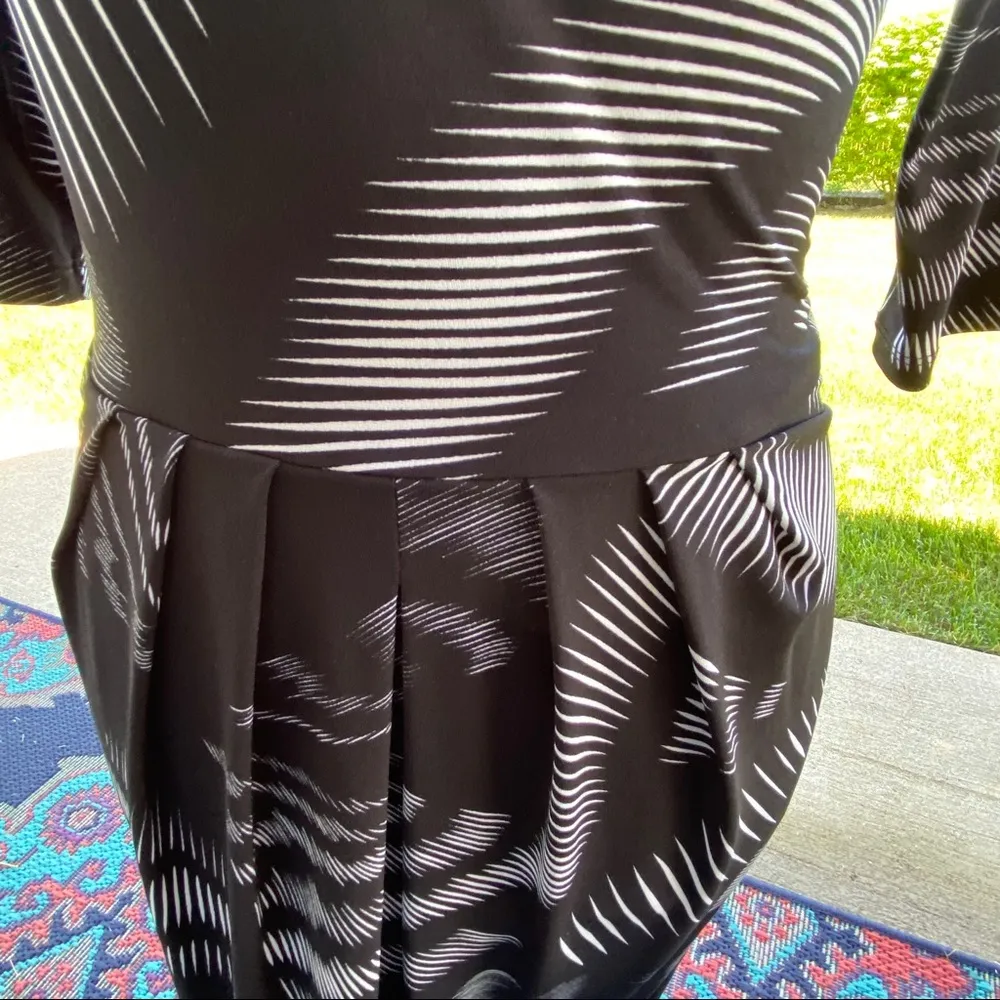 Karen Kane Pullover Dress - Image 6