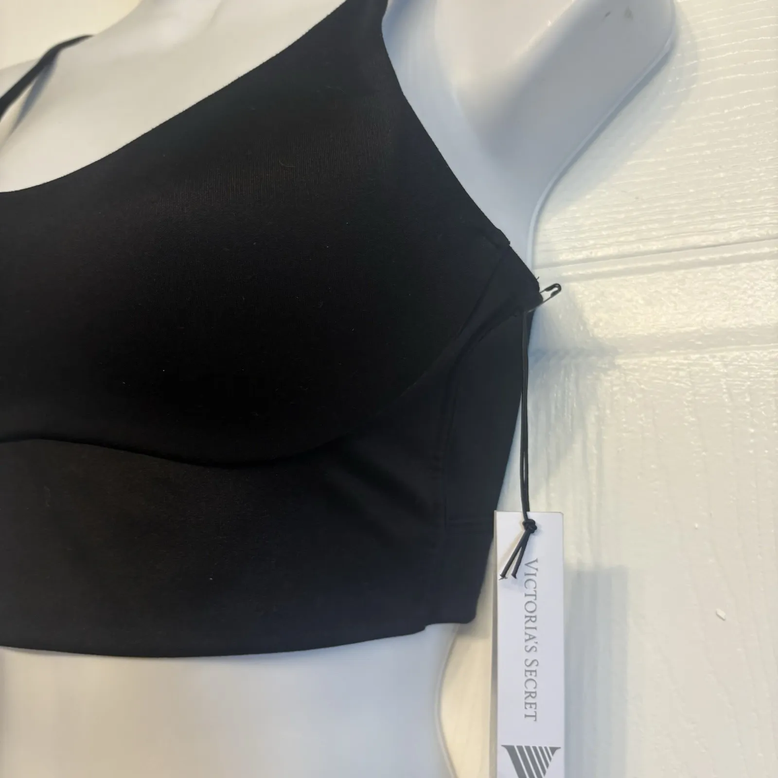 Victorias Secret Allegro Medium Support On Point Lined Sport Bra 32C Black‎ NEW - Image 3