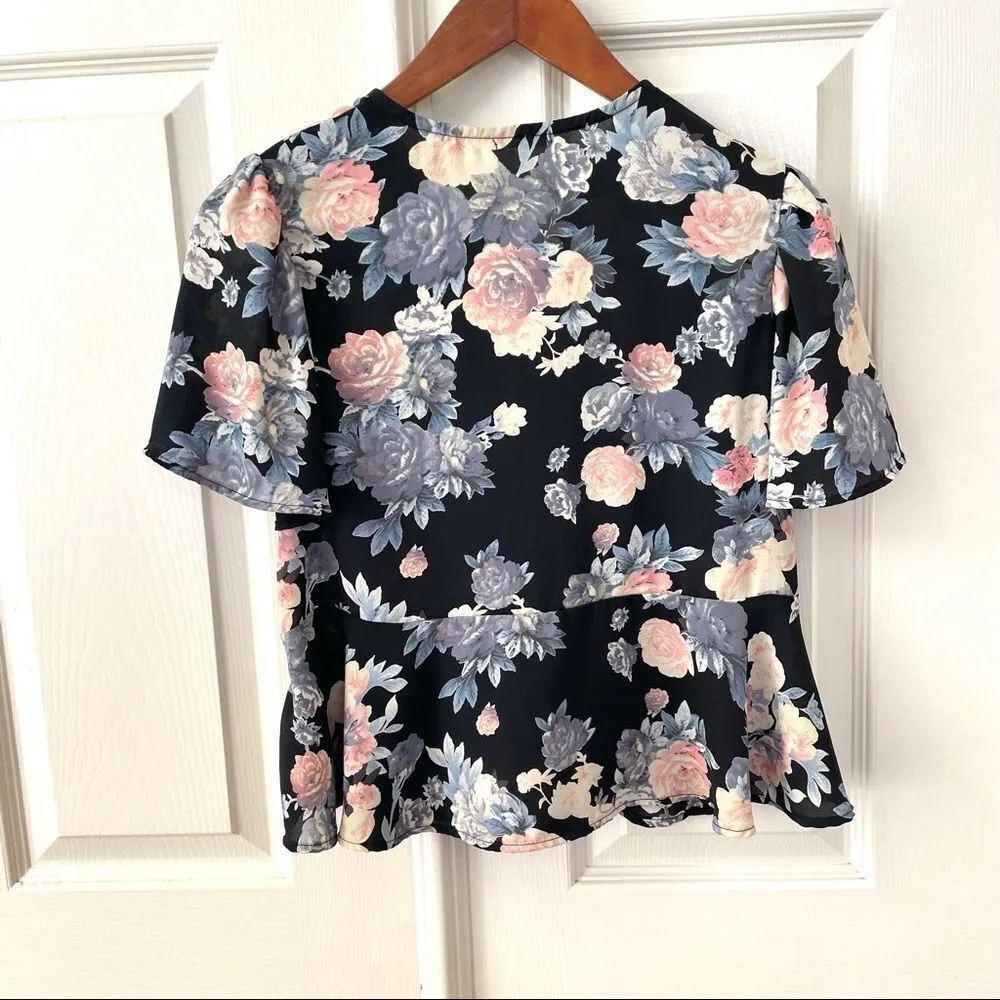 Kimichi Blue black floral tie front short sleeved top - Image 4