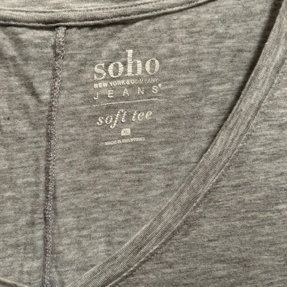 New York and Co gray women’s tshirt - Image 2