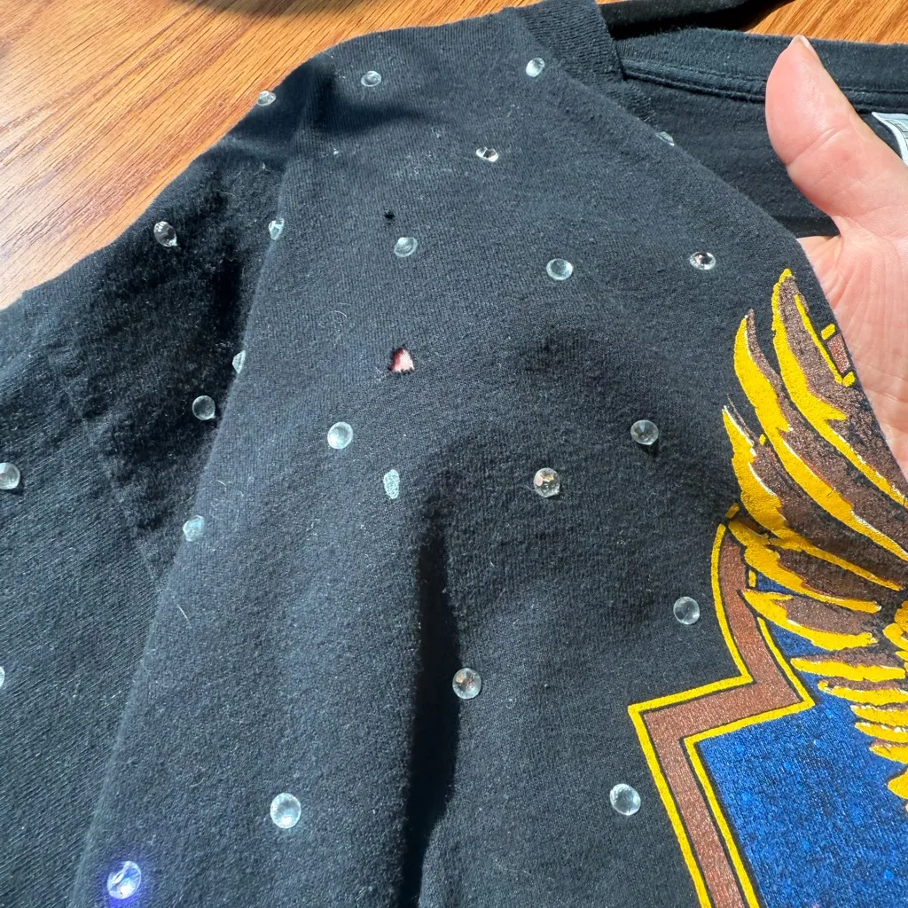 Fruit of the Loom Cropped Black Graphic T-Shirt - Image 5