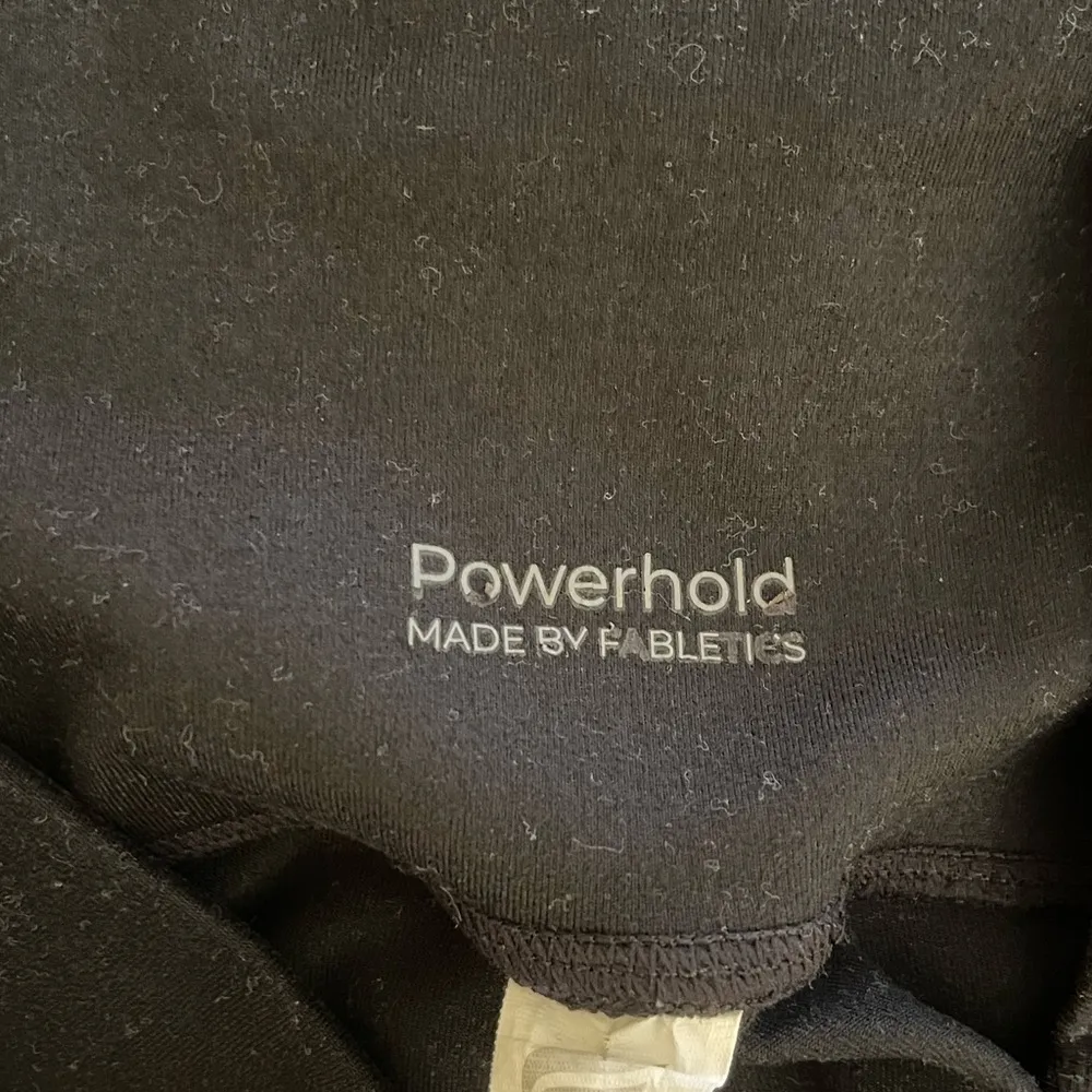 Women’s  Powerhold high waist black cropped leggings Size Small - Image 3