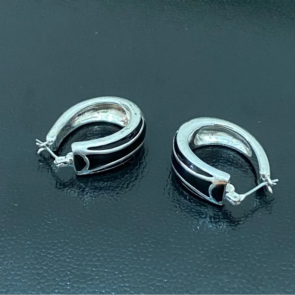Vintage MONET Signed Black Enamel Silver-tone Hoop Earrings - Image 7