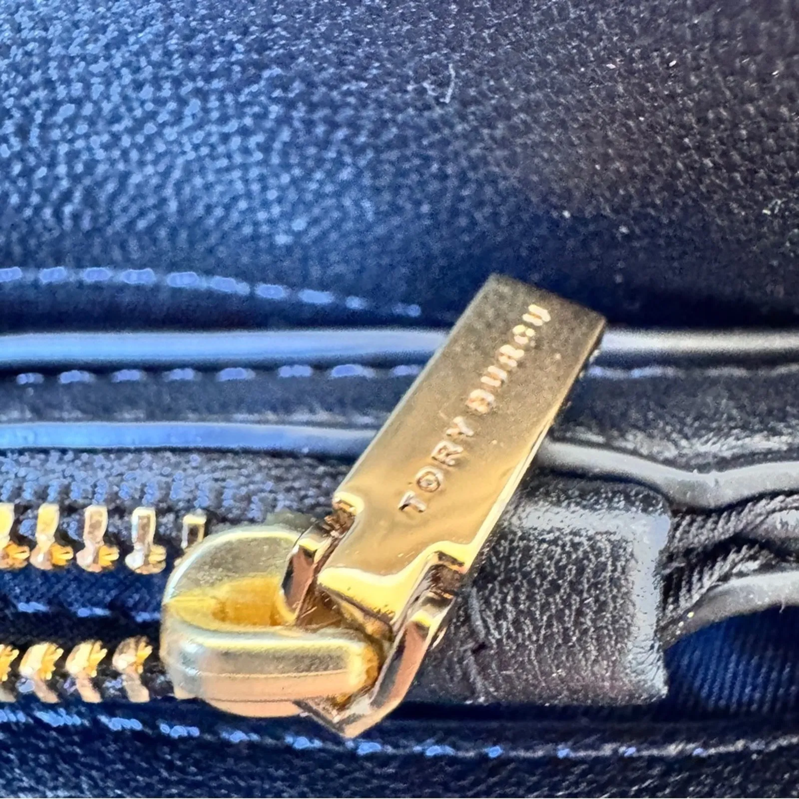 Tory Burch Black Leather Kira Quilted Crossbody Handbag Purse Gold Chain Strap - Image 12