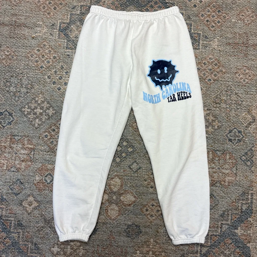 UNC Carolina Tarheels Gildan White Sweatpants - Image 2