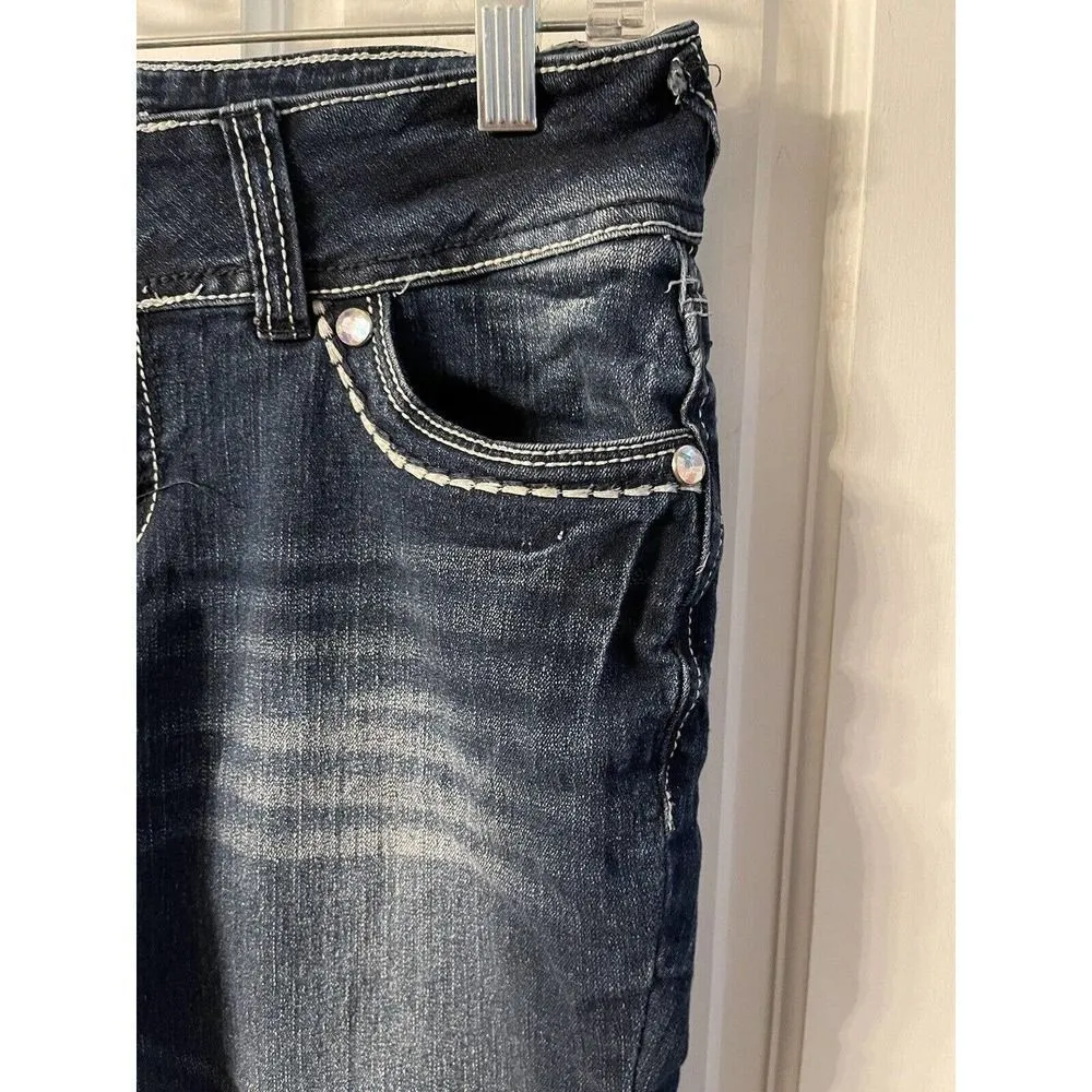 Wallflower Size 7 Dark Wash Low-Rise Skinny Leg Capri Jeans w/20" Inseam - EUC - Image 5