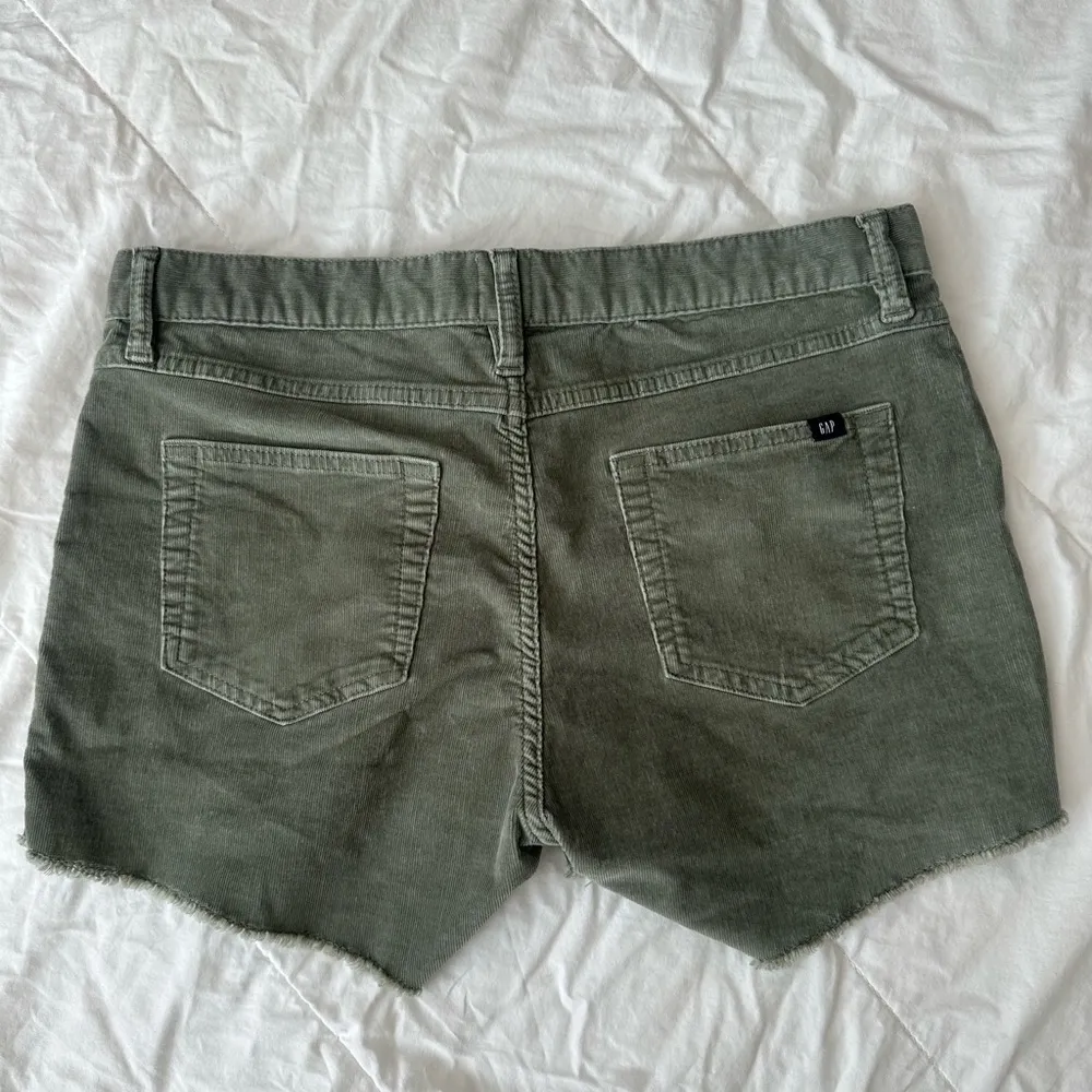 NWOT Gap Green Corduroy Shorts - Image 2