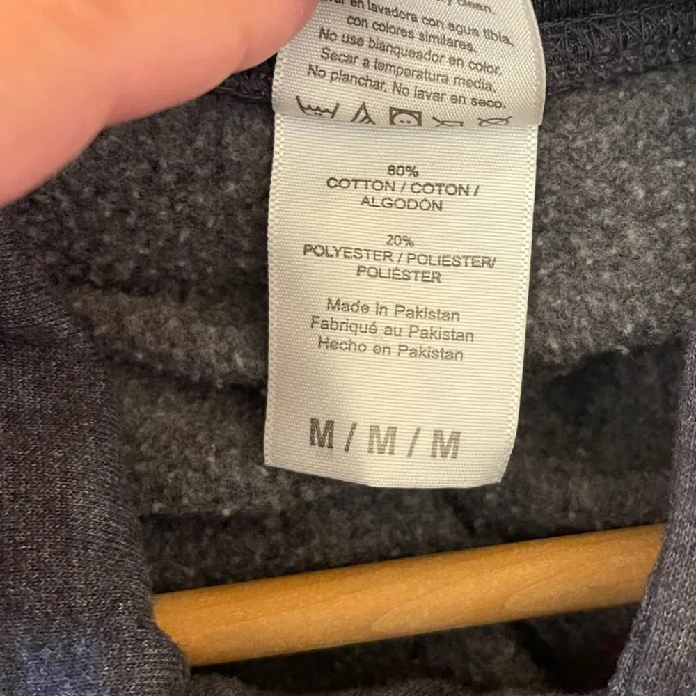 Women’s Georgia the Peqch State gray hoodie sweatshirt Medium - Image 5