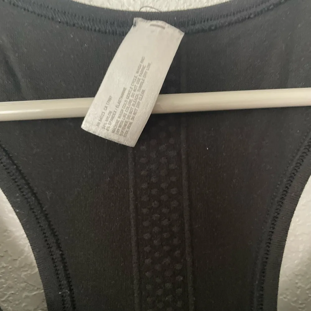 Gap black athletic tank - Image 3