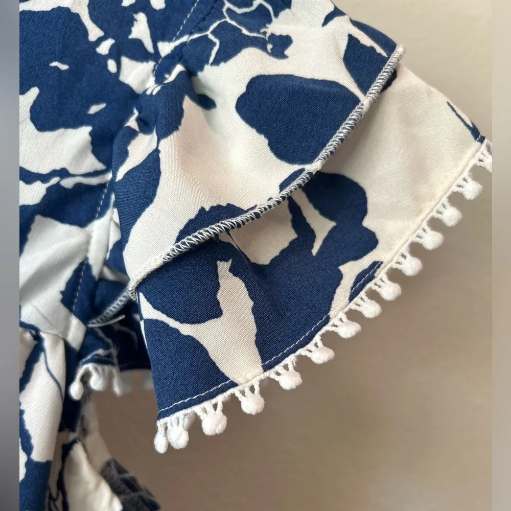 ☀️NWT Blue & White floral dress with Double Flutter Sleeves and Ruffle Collar. Size undefined - Image 6
