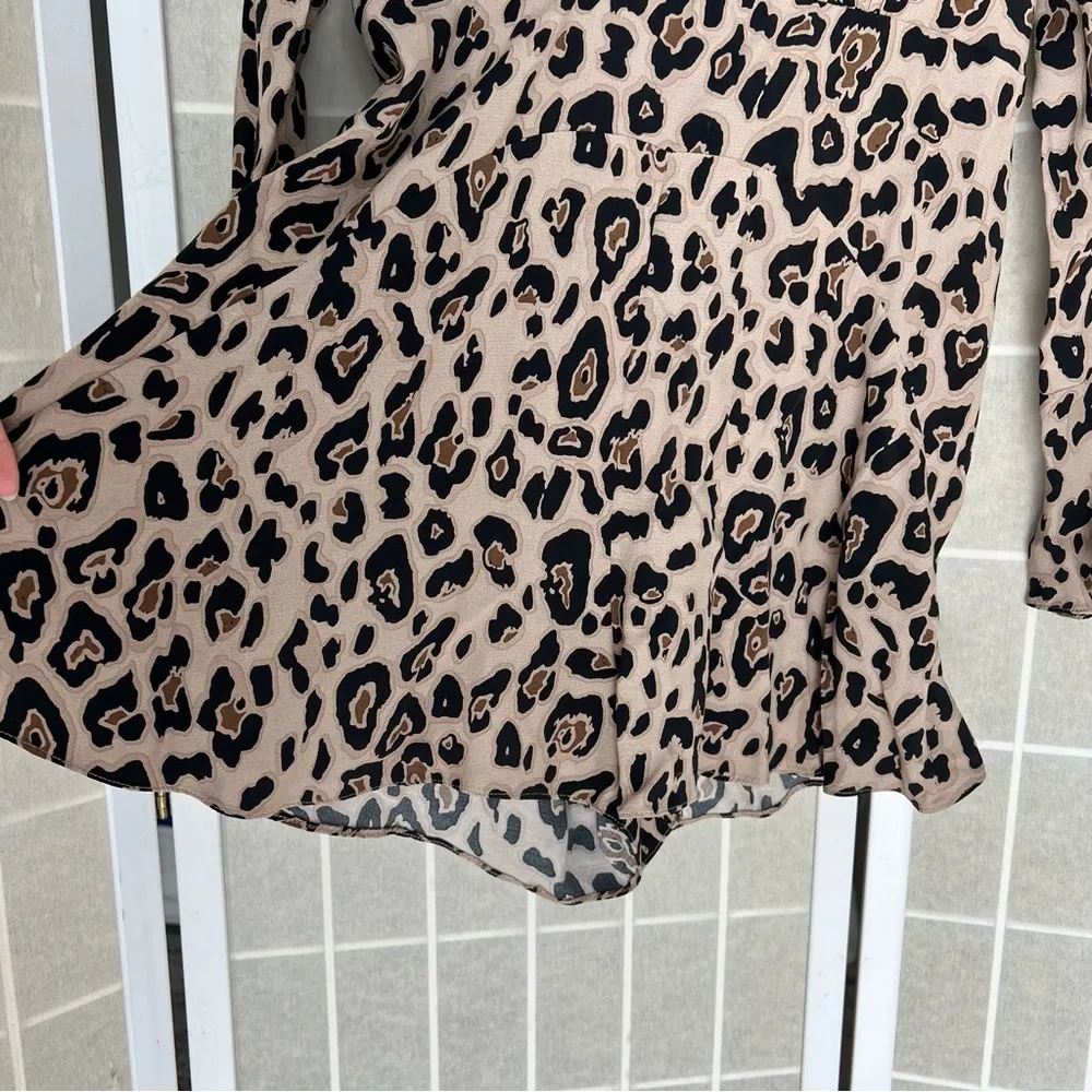 Tea romper in leopard print long sleeve romper size 10UK - Image 6