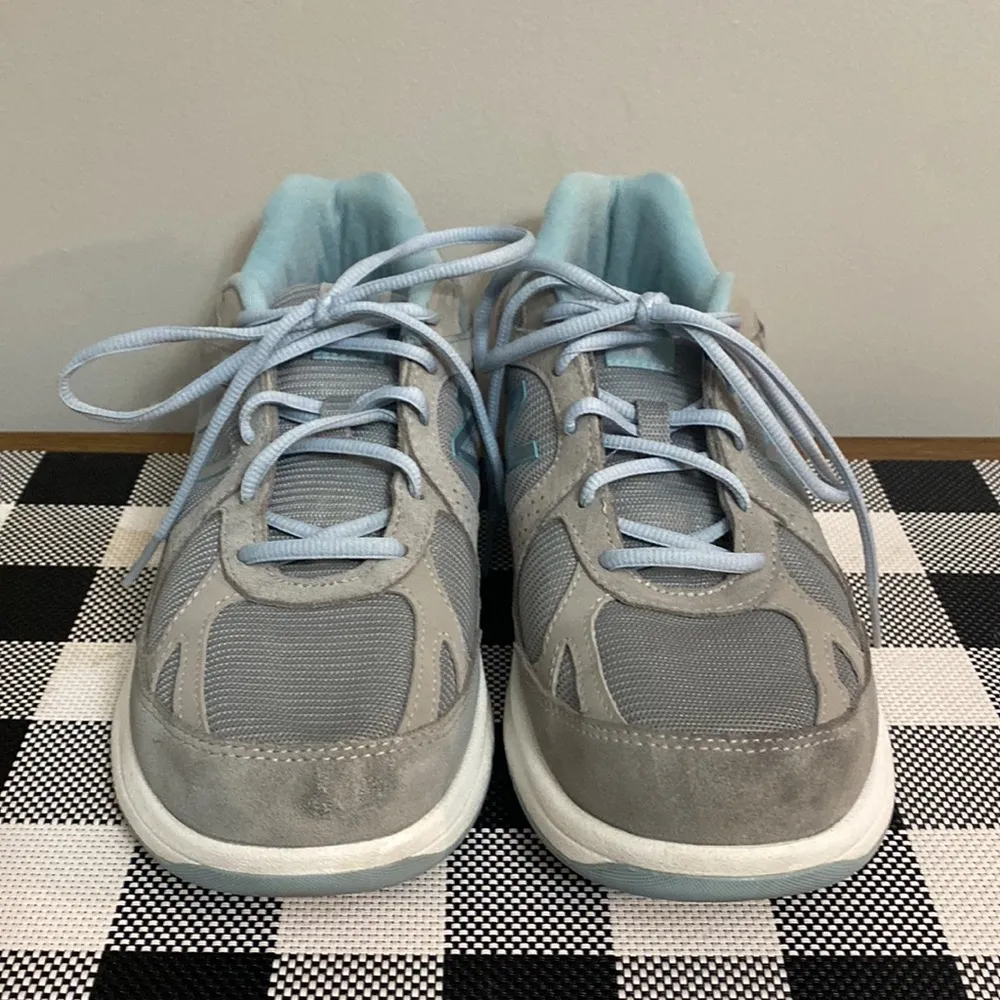 New Balance walking 877 woman blue and gray sneakers size 10 - Image 2