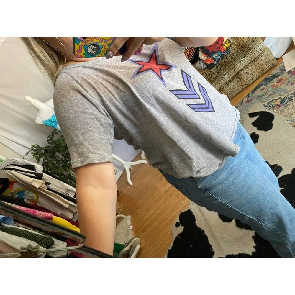 Wildfox Graphic Print Crew Neck Relaxed Fit Tee Gray Small - Image 4