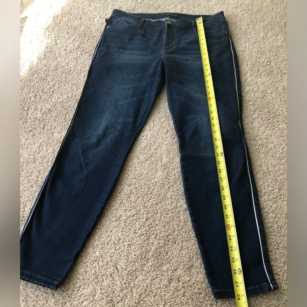 Rock & Republic Women’s kashmiere Indigo Denim Jeans with White Accents Size 16 - Image 9