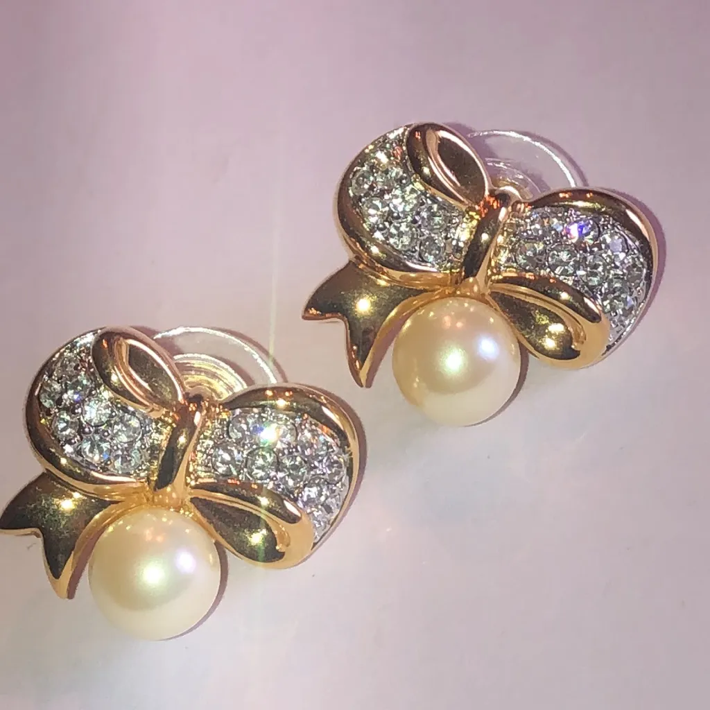 Elegant Vintage Gold Tone and Faux Pearl Retro Boho Bow Earrings - Image 4