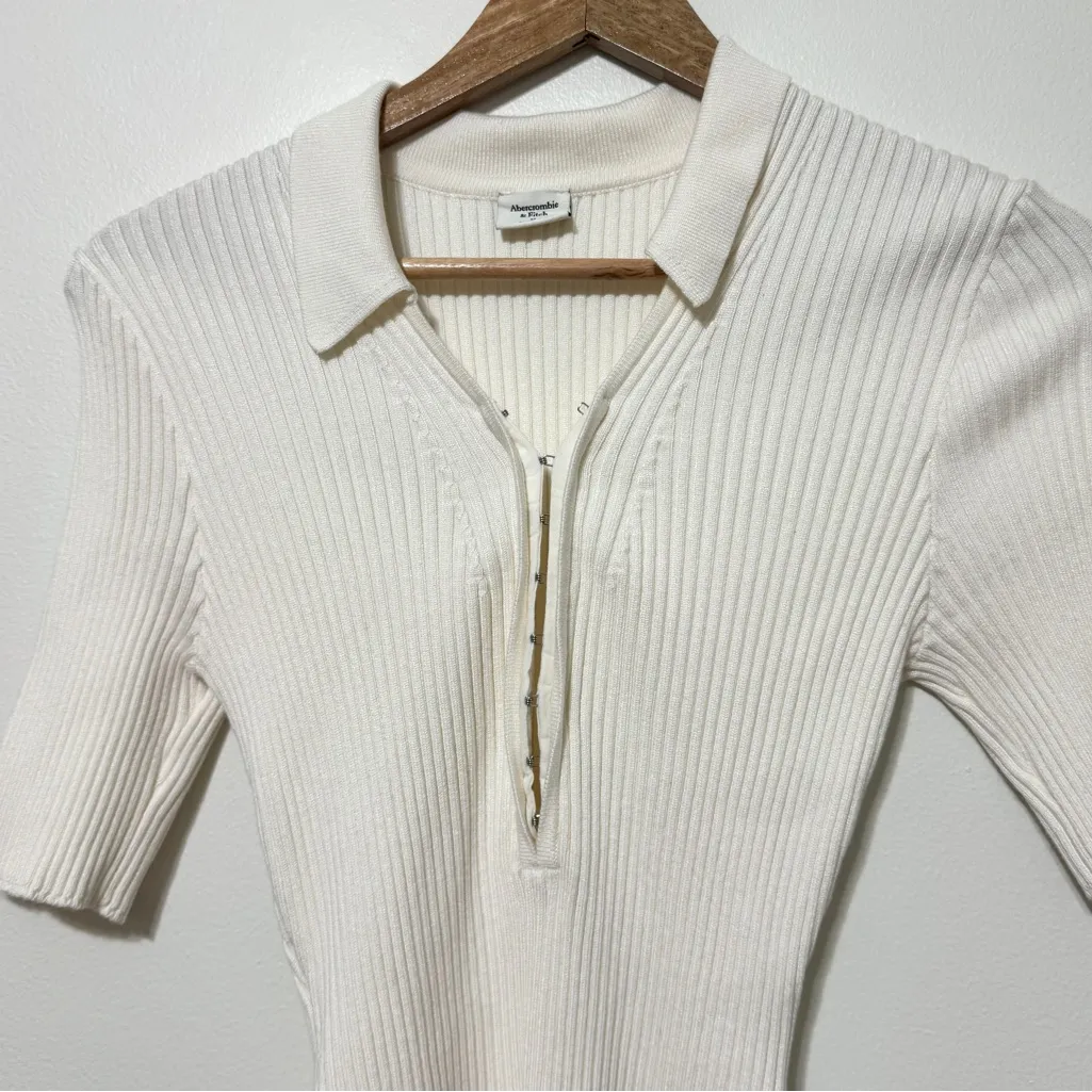 Abercrombie & Fitch Knit Ribbed Hook-and-Eye Short-Sleeve Bodysuit Size Medium - Image 4