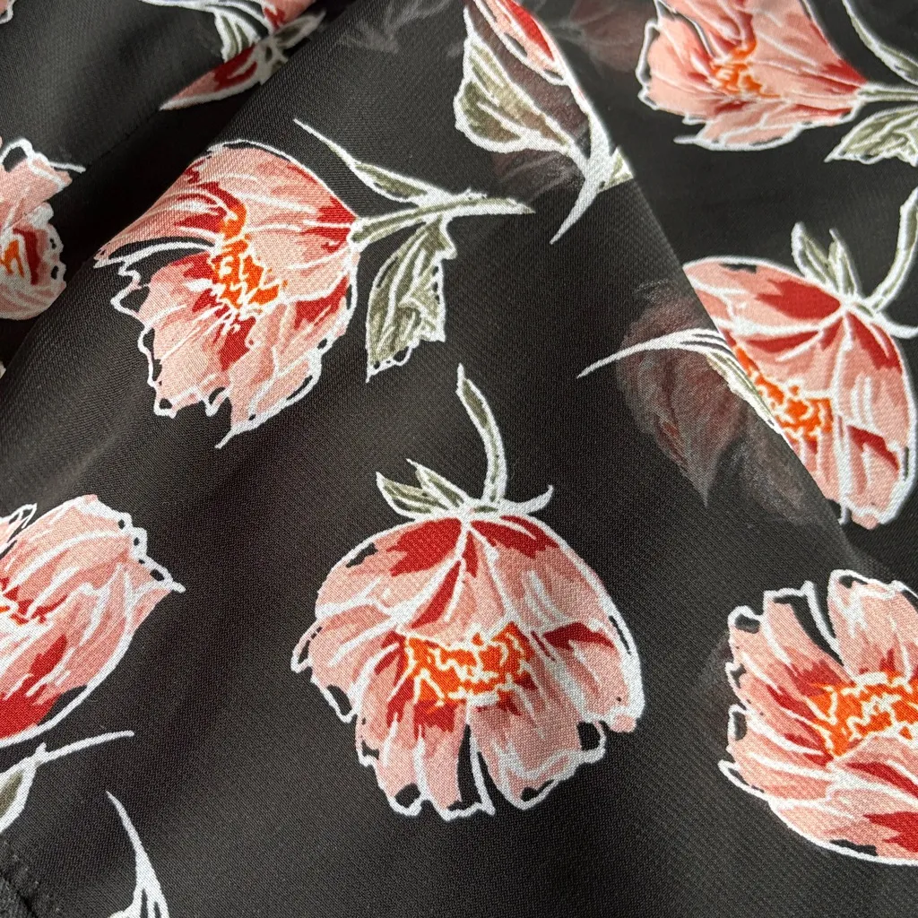 Iz Byer black and pink floral lace neckline sleeveless blouse. - Image 11