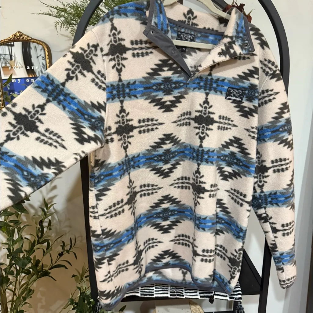Stylish Blue and Black Patterned sweater xl - Image 2