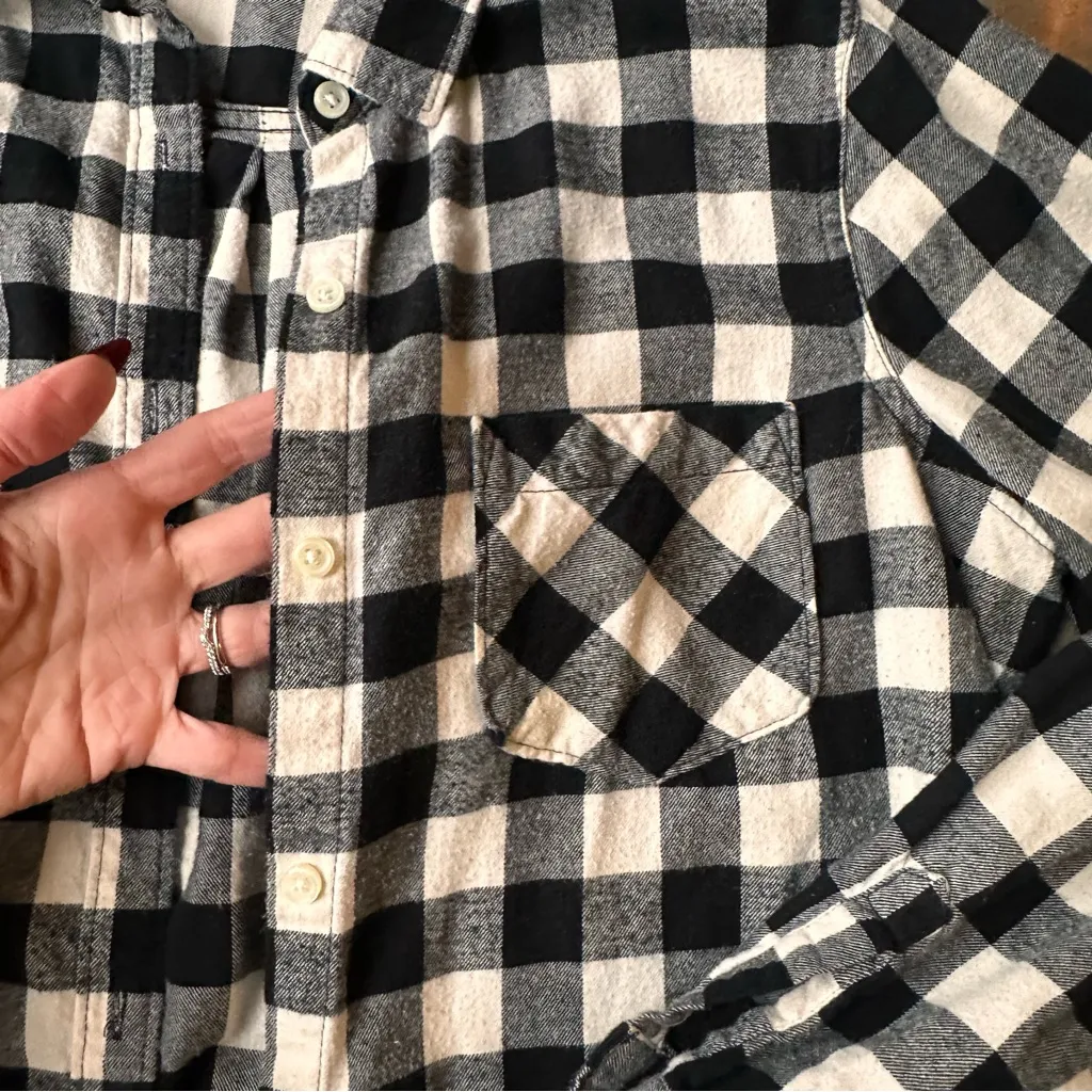 Old Navy The Tunic Shirt Black and White Buffalo Plaid Women’s Size Large - Image 3