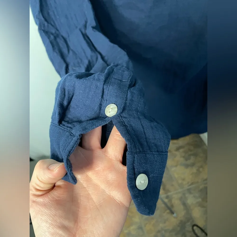 Universal Thread Womens Blue Long Sleeve Button‎ Down Shirt Size small - Image 10