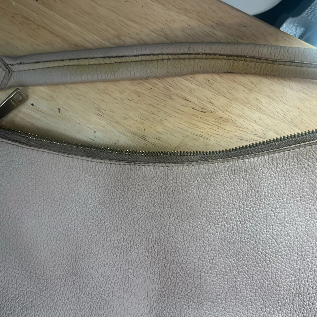 Furla vintage Women's Cream Leather Shoulder Bag - Image 10