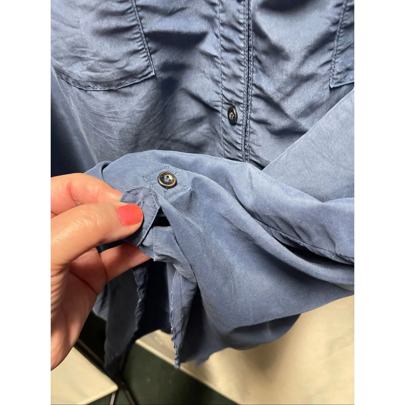 Travel Smith size XL button front ruched sides button tab sleeves Blue - Image 7