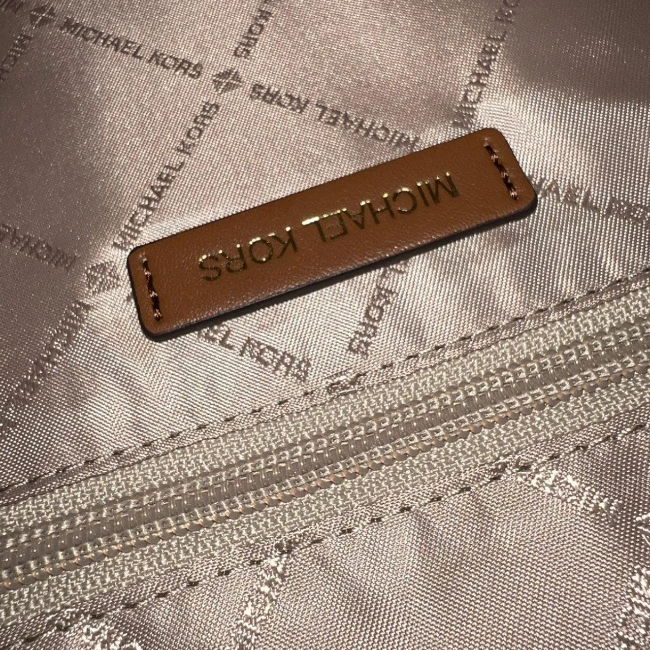 Vanilla Mirella Medium Tote Purse - Image 8