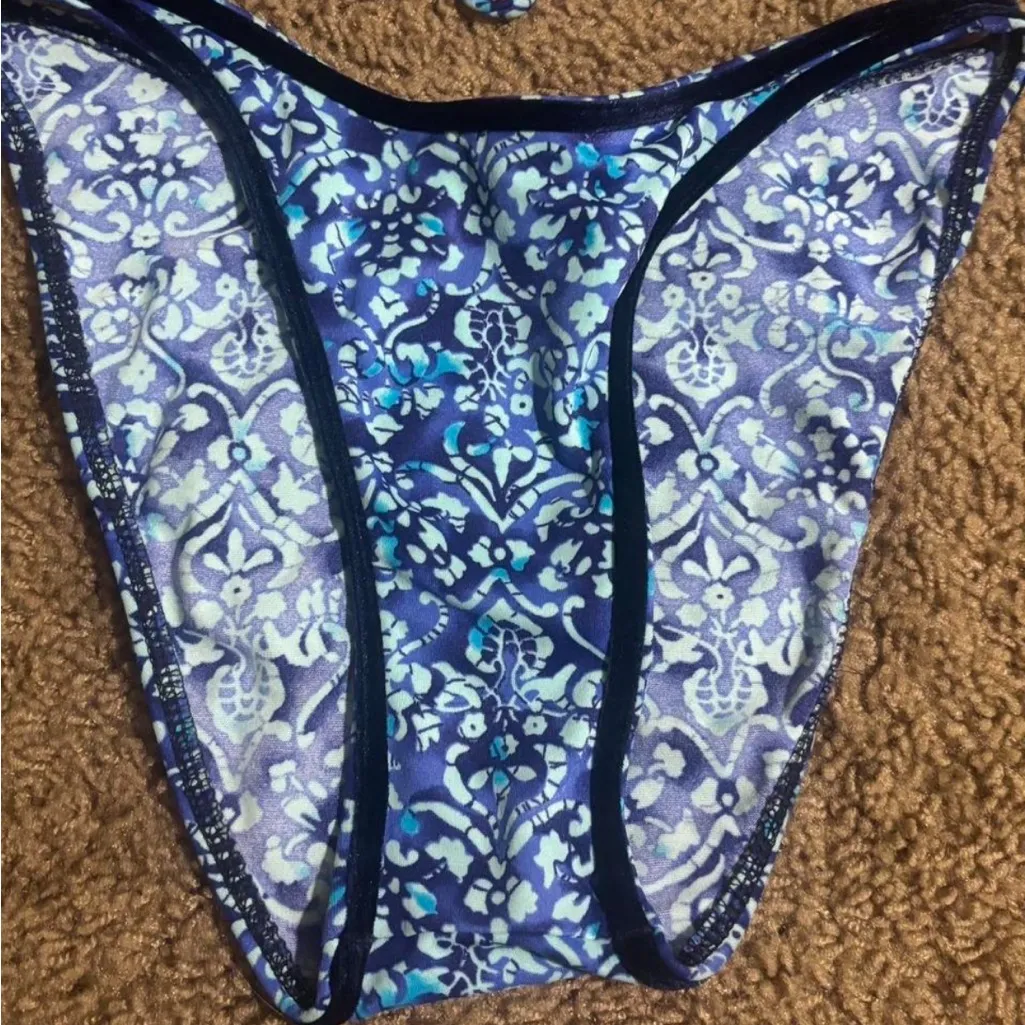 Blue Patterned Bikini Set - Image 4